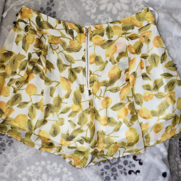 Lemmon pattern shorts - Picture 2 of 5